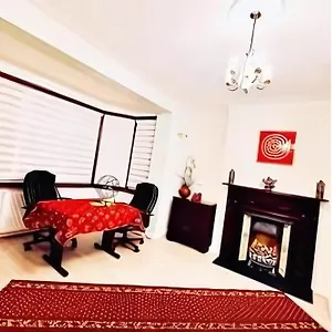 Beautiful Double En-suite Room, Separate Entrance, Ilford, Line Gants Hill, Free Parking Ilford
